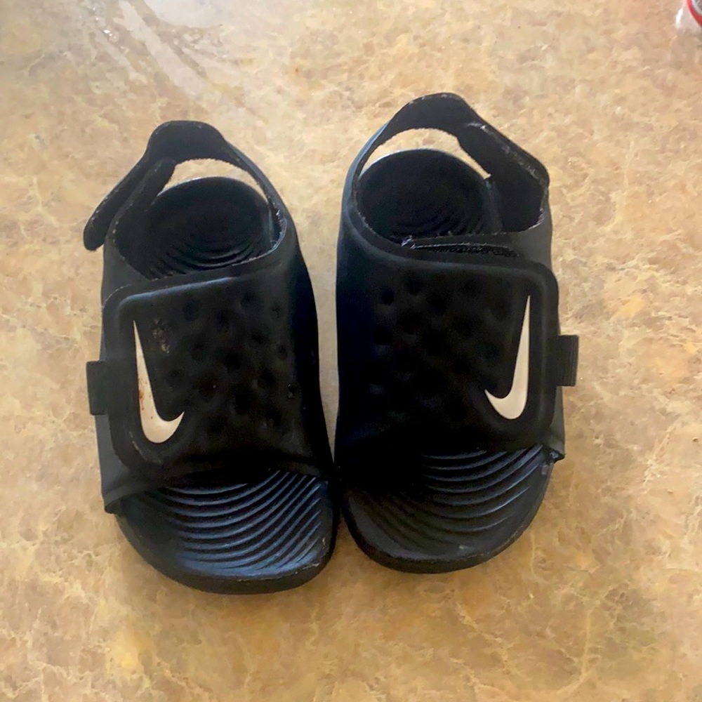 Boys toddler 5c Nike slide sandles Velcro